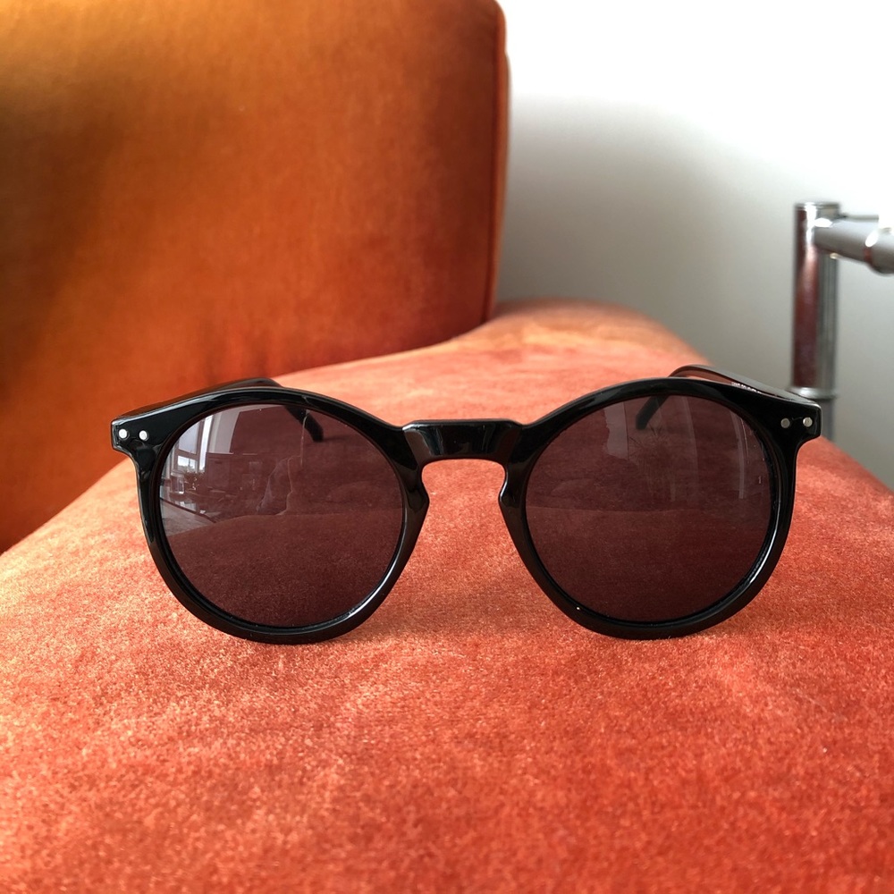ROUND FRAMED SUNGLASSES